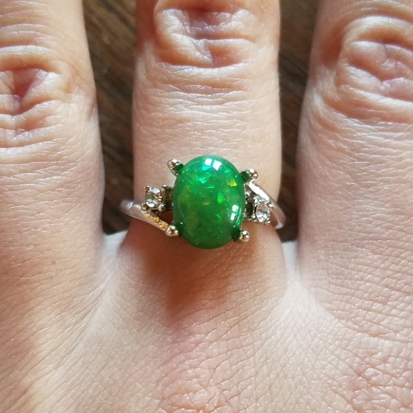 NWOT Stunning Green Triplet Opal Ring - Picture 6 of 6